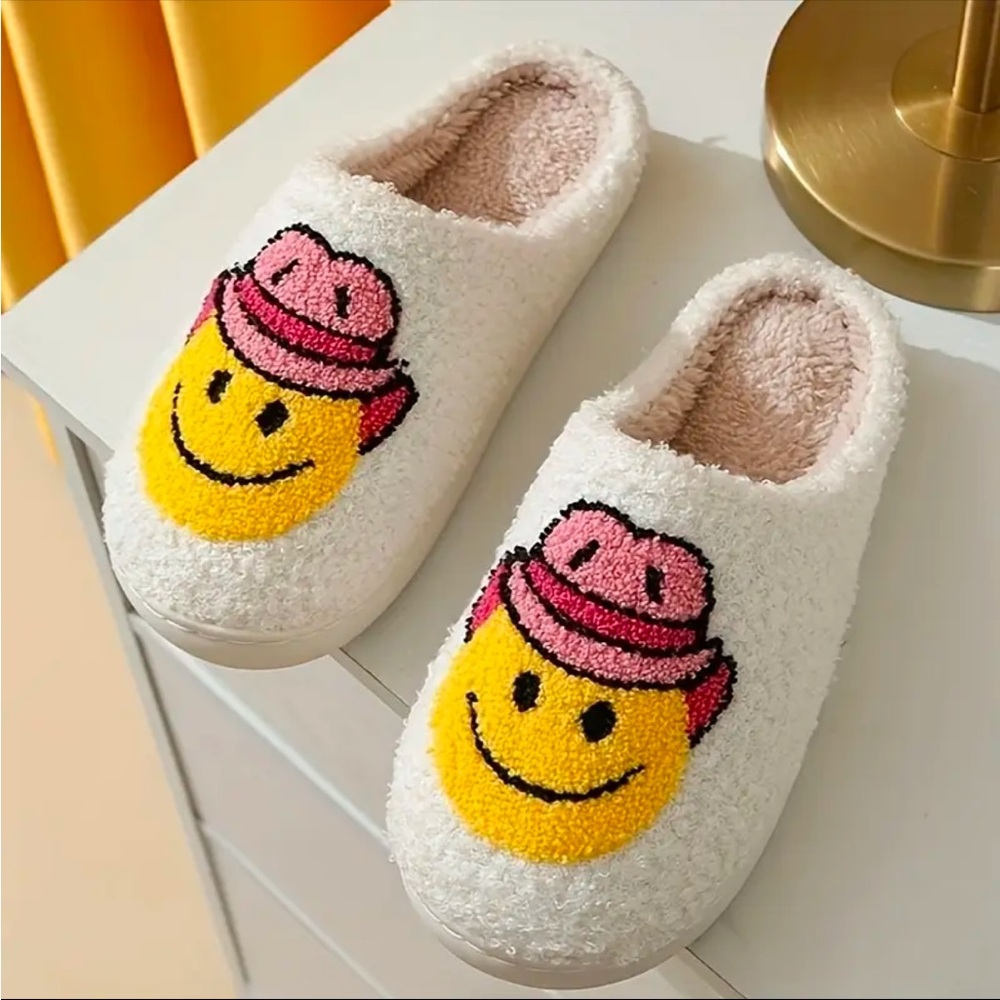 Cozy Cartoon Cowboy Smiley‎ Face Print Plush House Slippers for Women